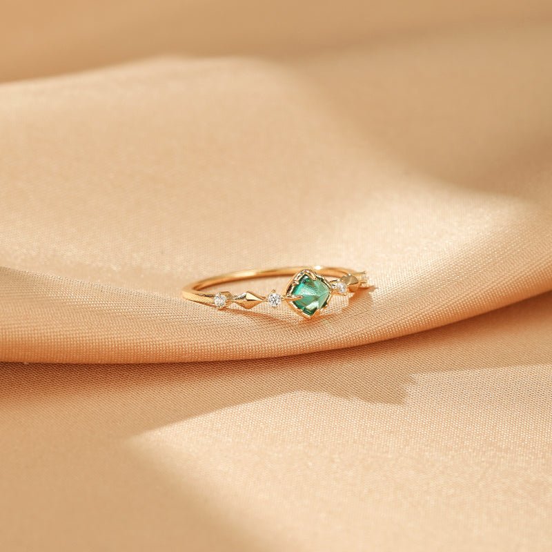 Bague Émeraude en Argent Plaqué Or 14K – Renouveau et Harmonie - Biloria