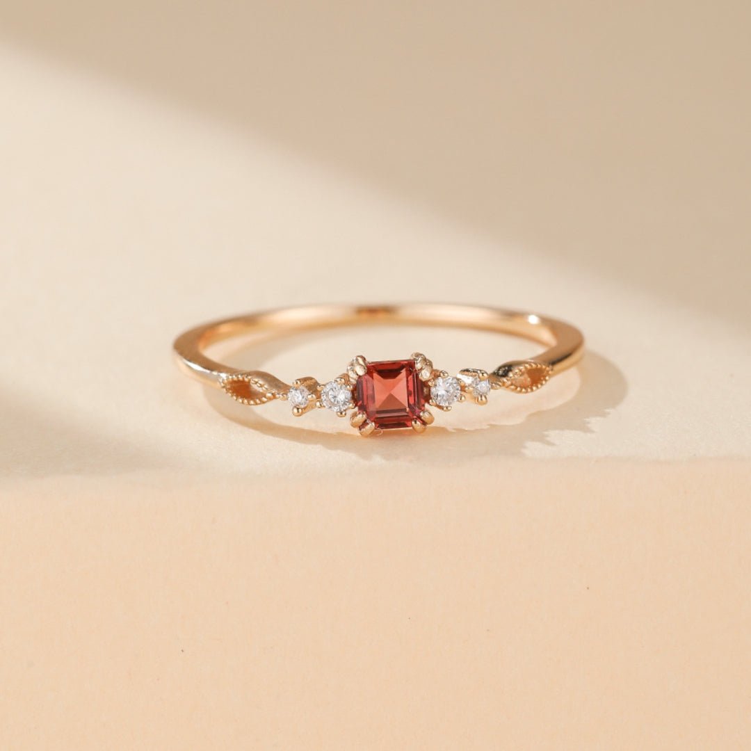 Bague en Grenat et Zircon – Argent Plaqué Or 14k pour la Passion - Biloria