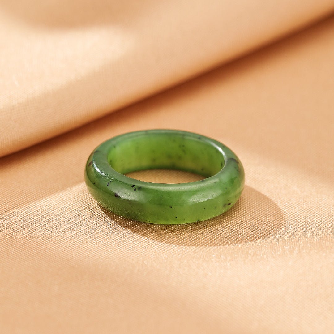 Bague en jade vert | Pierre naturelle de Russie | Feng Shui protecteur - Biloria
