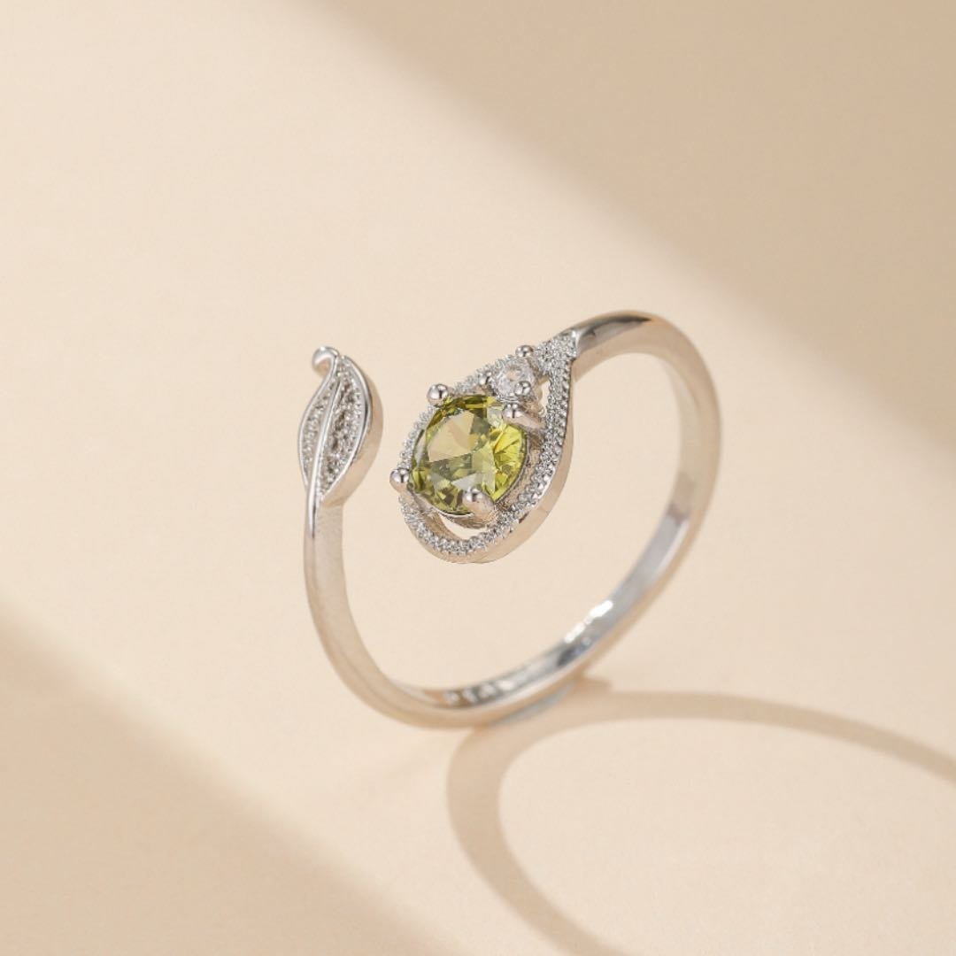 Bague Péridot ajustable : apaisement et sérénité au quotidien - Biloria