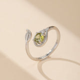Bague Péridot ajustable : apaisement et sérénité au quotidien - Biloria