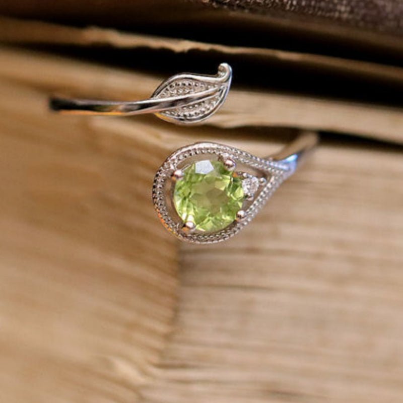 Bague Péridot ajustable : apaisement et sérénité au quotidien - Biloria