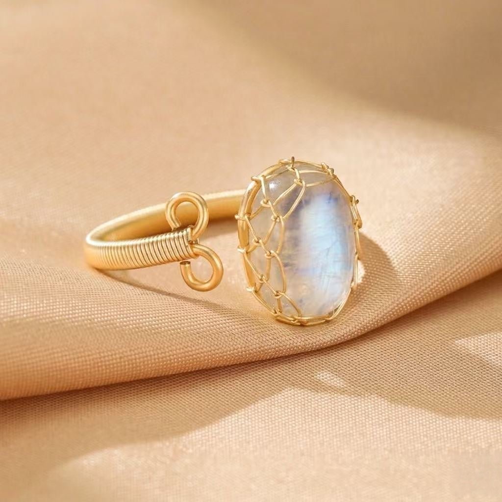 Bague Pierre de Lune Ajustable – Plaqué Or 14k, Vertus Intuitives - Biloria
