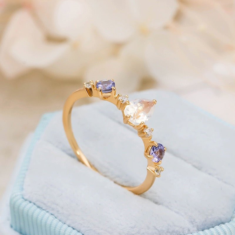 Bague Pierre de Lune et Tanzanite - Bijou Tendance Bureau - Biloria