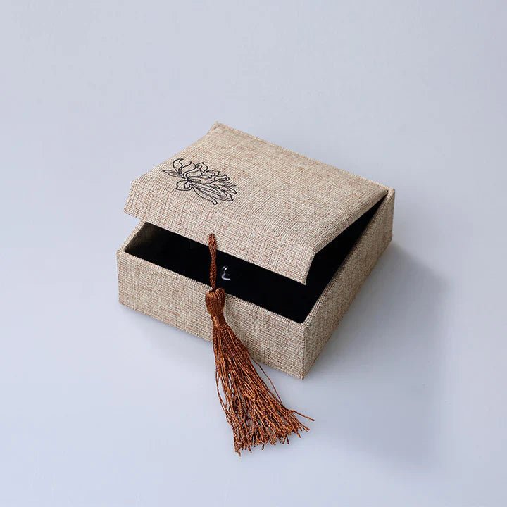 Boîte Cadeau Lotus en Lin Gris pour Bijoux - Biloria