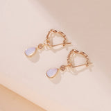 Boucles d'Oreilles en Opale Blanche et Argent Plaqué Or - Biloria
