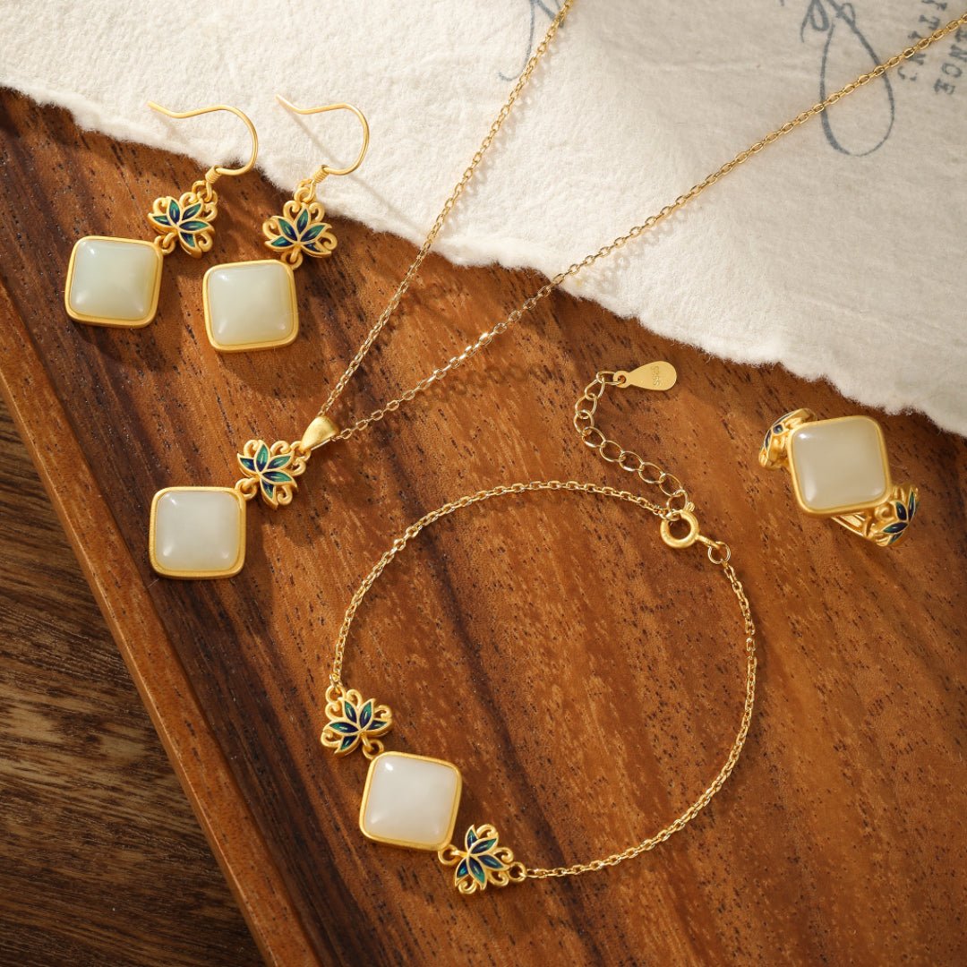 Boucles d'Oreilles Jade Blanc Lotus Bleu Argent Plaqué Or - Biloria