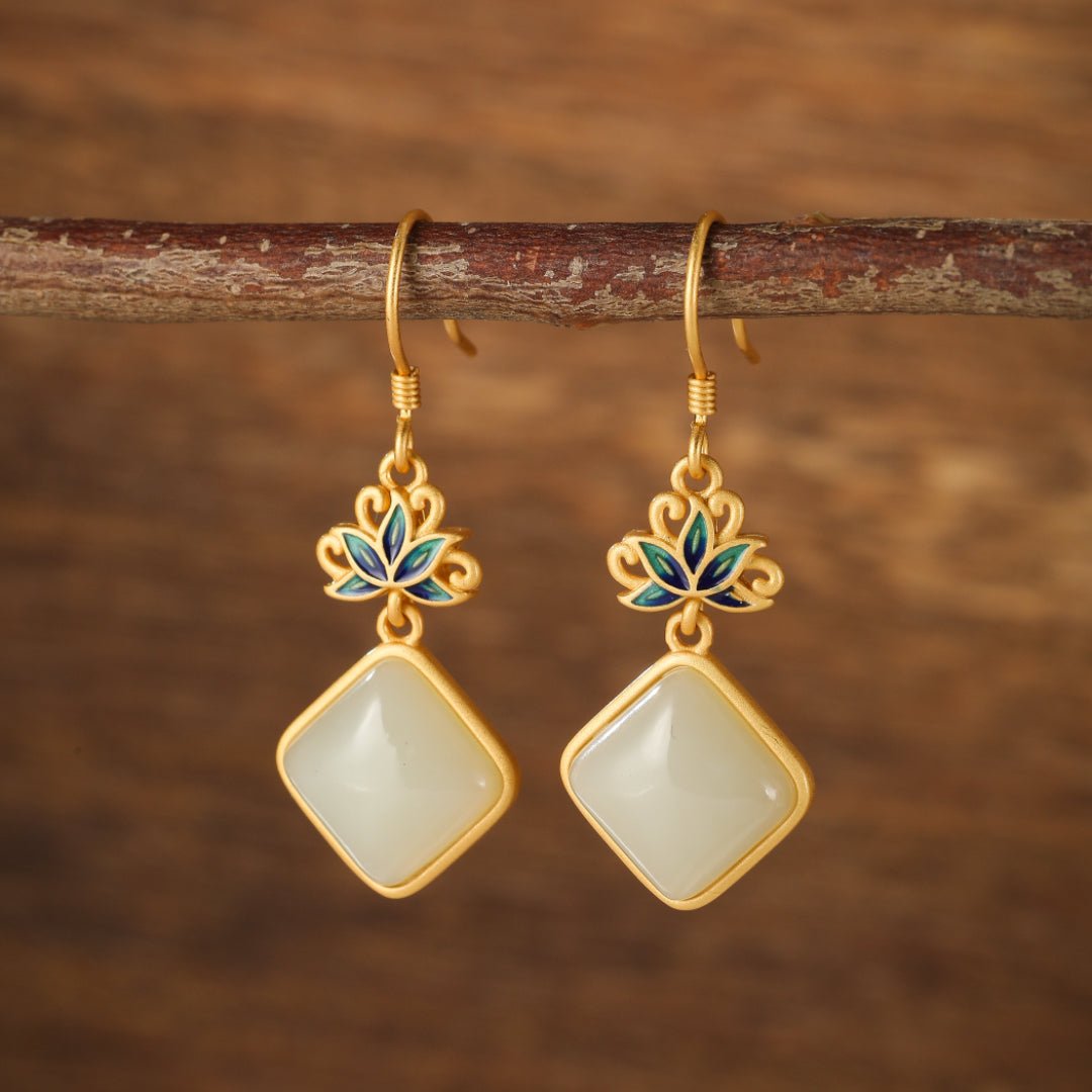 Boucles d'Oreilles Jade Blanc Lotus Bleu Argent Plaqué Or - Biloria