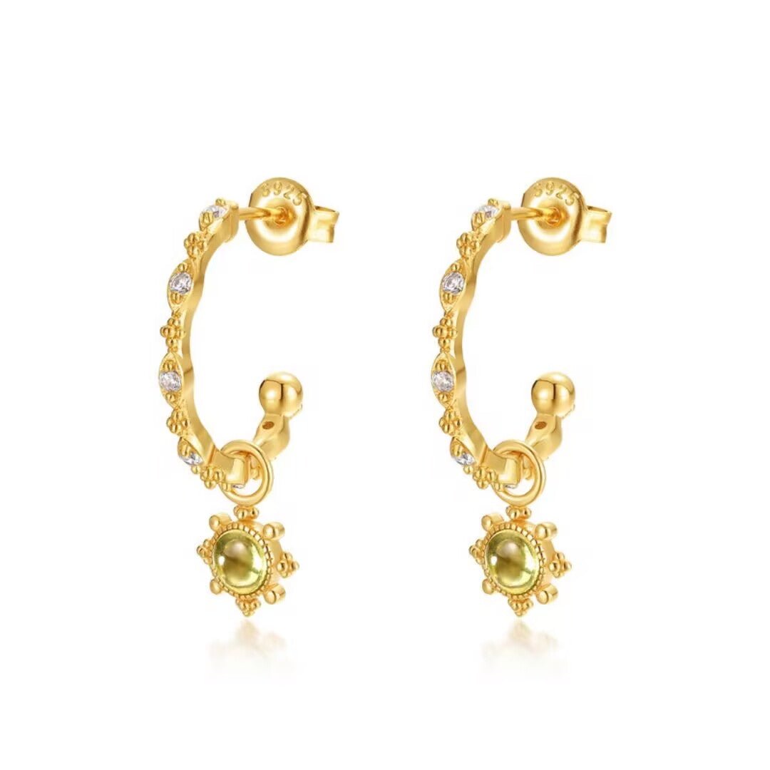 Boucles d'Oreilles Péridot Créoles Pendentif Soleil - Argent Plaqué Or - Biloria
