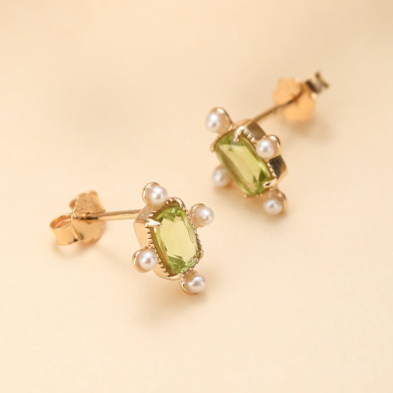 Boucles d'Oreilles Péridot et Perle Carrées en Argent Plaqué Or - Biloria