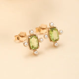 Boucles d'Oreilles Péridot et Perle Carrées en Argent Plaqué Or - Biloria