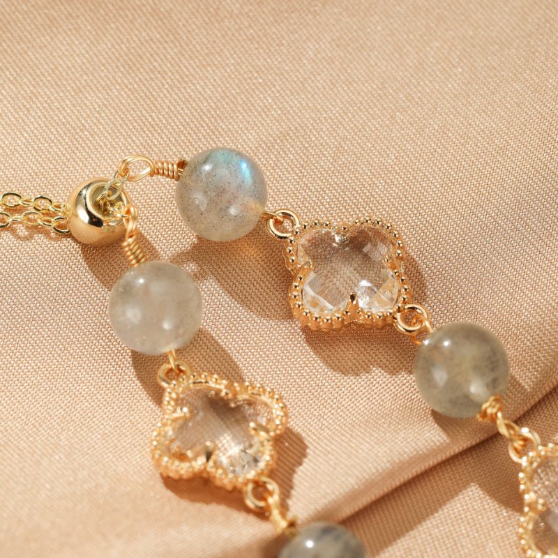 Bracelet en Labradorite et Cristal de Roche avec Trèfle Porte-Bonheur - Biloria