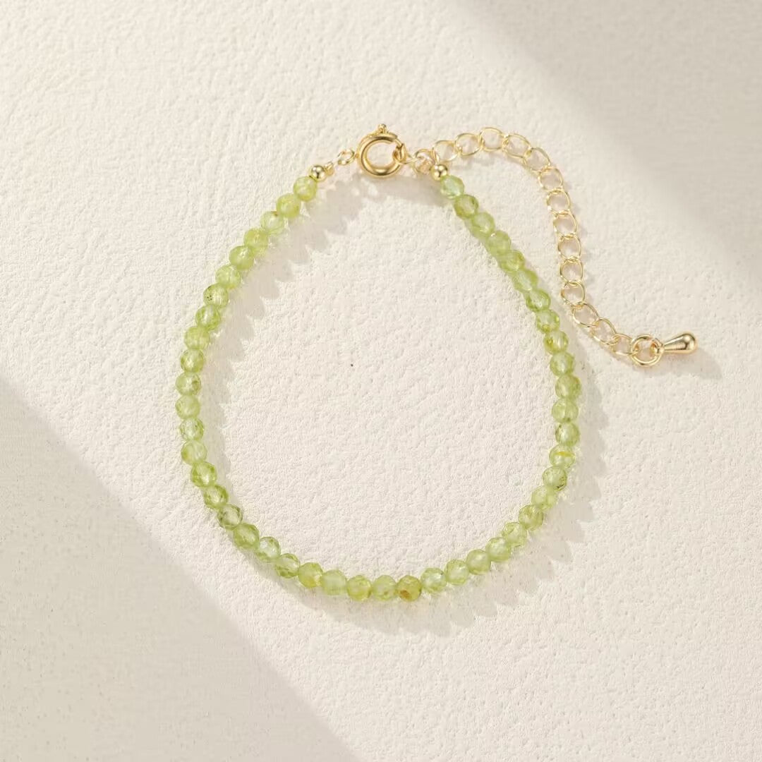 Bracelet Péridot Vert, Bijou Fait Main en Fil de Cuivre - Biloria