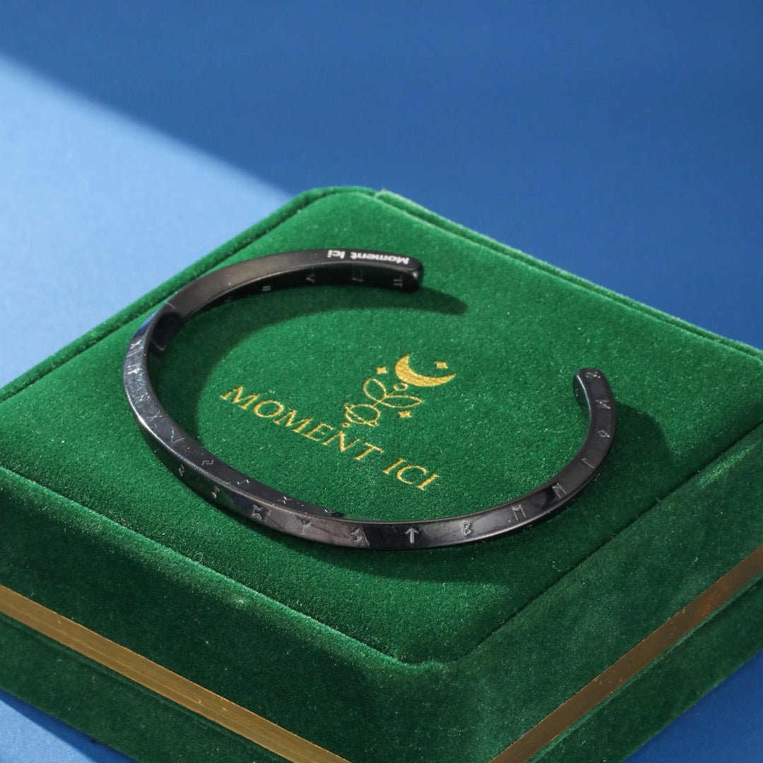 Bracelet Viking Jonc Runes Gravées Protection Lithothérapie - Biloria