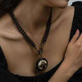 Collier Agate Noire Abeille Royale - Biloria