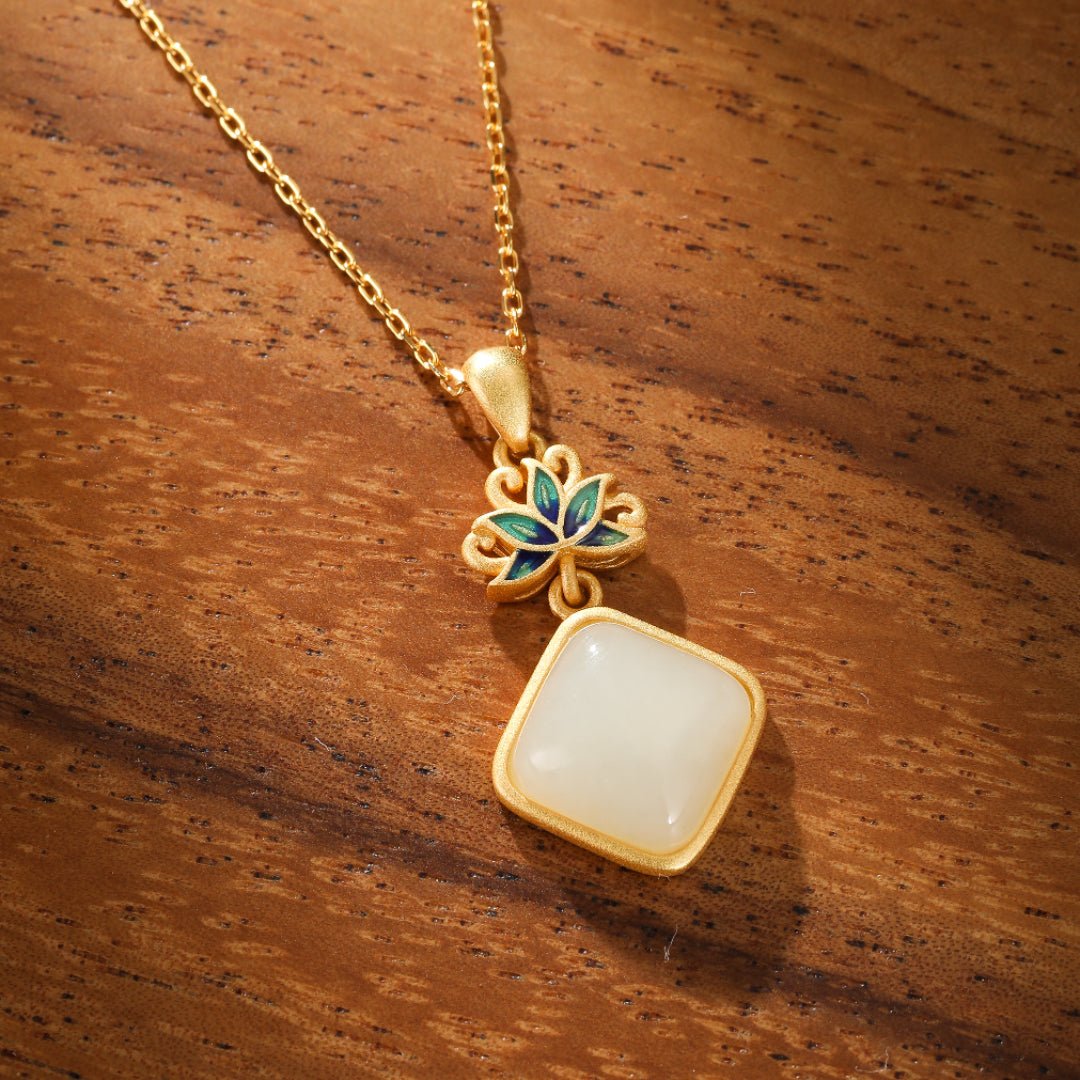 Collier Jade Blanc Lotus Bleu Argent Plaqué Or - Biloria
