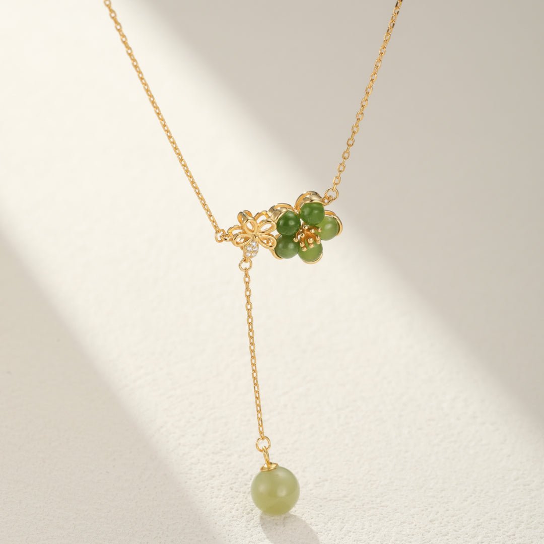 Collier Jade Fleur de Prunier – Argent Plaqué Or, Bijou Zen - Biloria