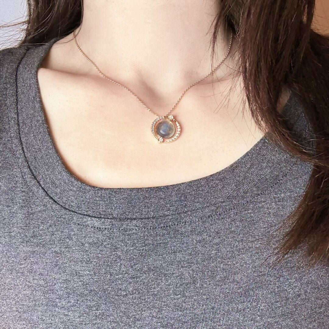 Collier Labradorite avec Pendentif Planète, Argent Plaqué Or 14k - Biloria