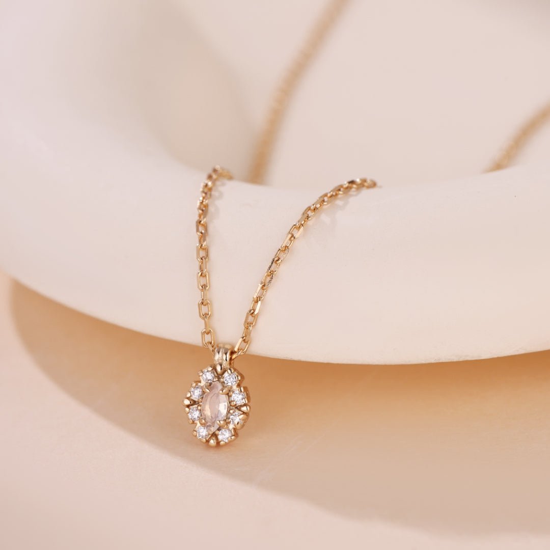Collier Opale Blanche Brume Étoilée Argent Plaqué Or - Biloria
