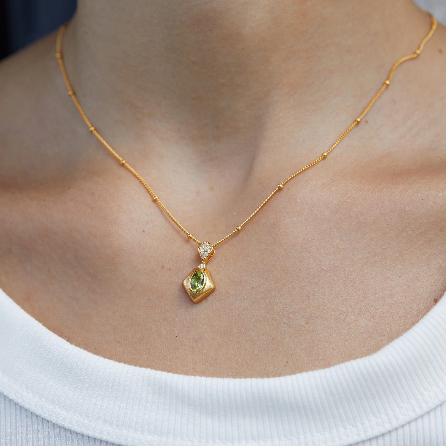 Collier Péridot en Argent Plaqué Or – Éclat Ciselé - Biloria