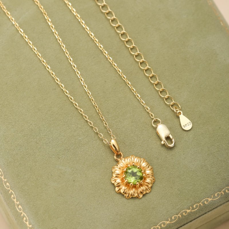 Collier Péridot Fleur Rayonnante, Argent Plaqué Or 3,4g - Biloria