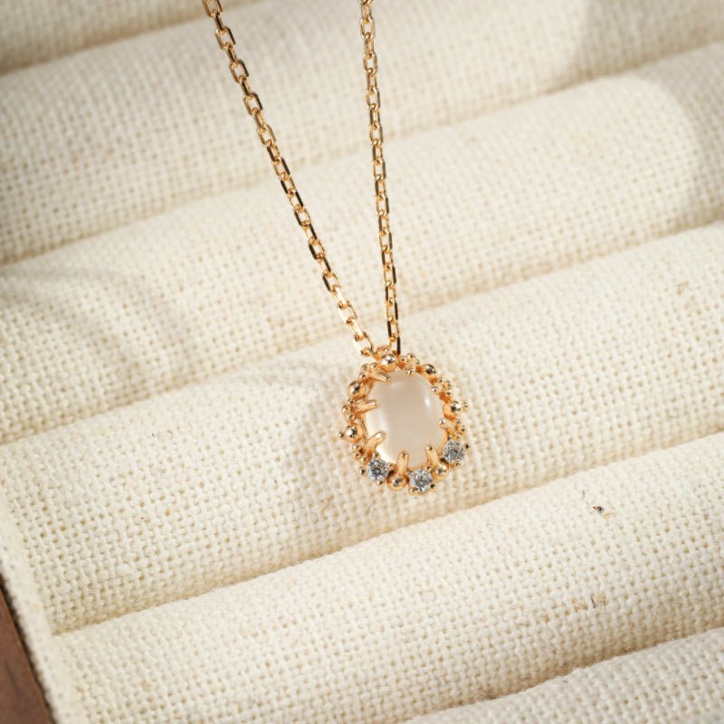 Collier Pierre de Lune Argent Plaqué Or pour la Sérénité - Biloria