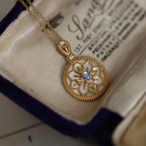 Collier Pierre de Lune et Fleur Lunaire en Argent Plaqué Or - Biloria