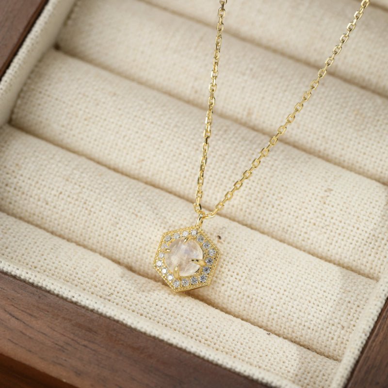 Collier Pierre de Lune Hexagone, Argent Plaqué Or - Biloria