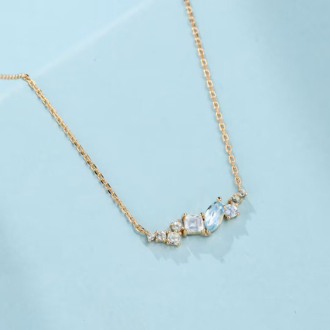 Collier Topaze Bleue Couronne Argent Plaqué Or 14K - Biloria