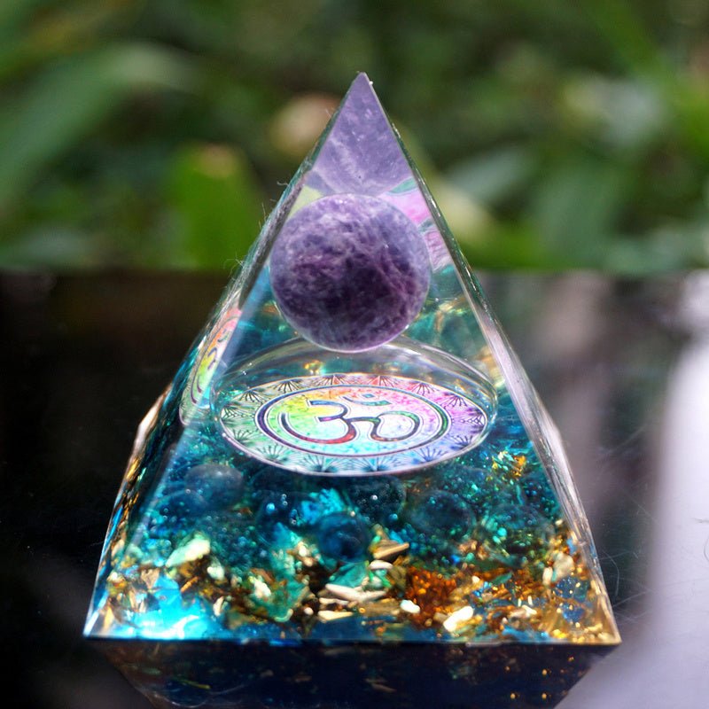 Pyramide Orgonite OM Améthyste Aigue Marine 6 cm – Déco Bureau - Biloria